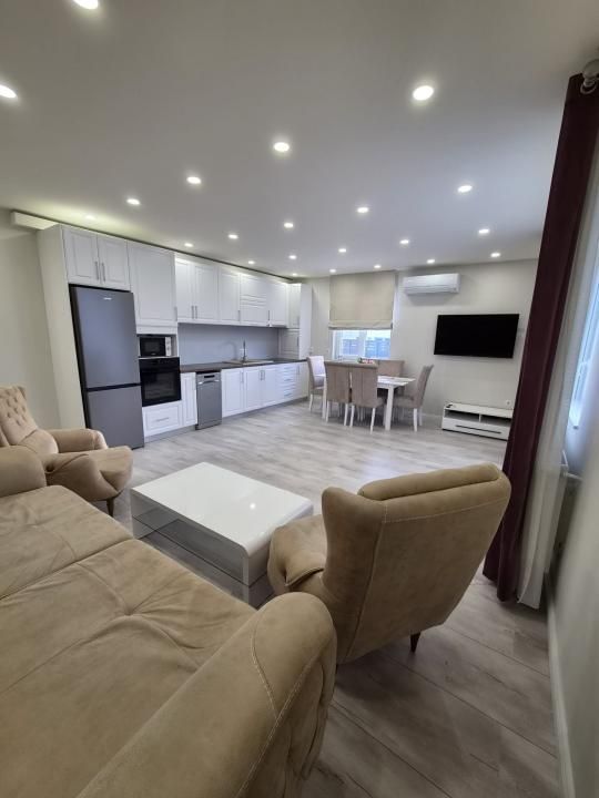 Ap de inchiriat 4 camere, 86 mp, terasa 82 mp, garaj, lift, MODERN, zona VIVO! – fotografia 1 din 11