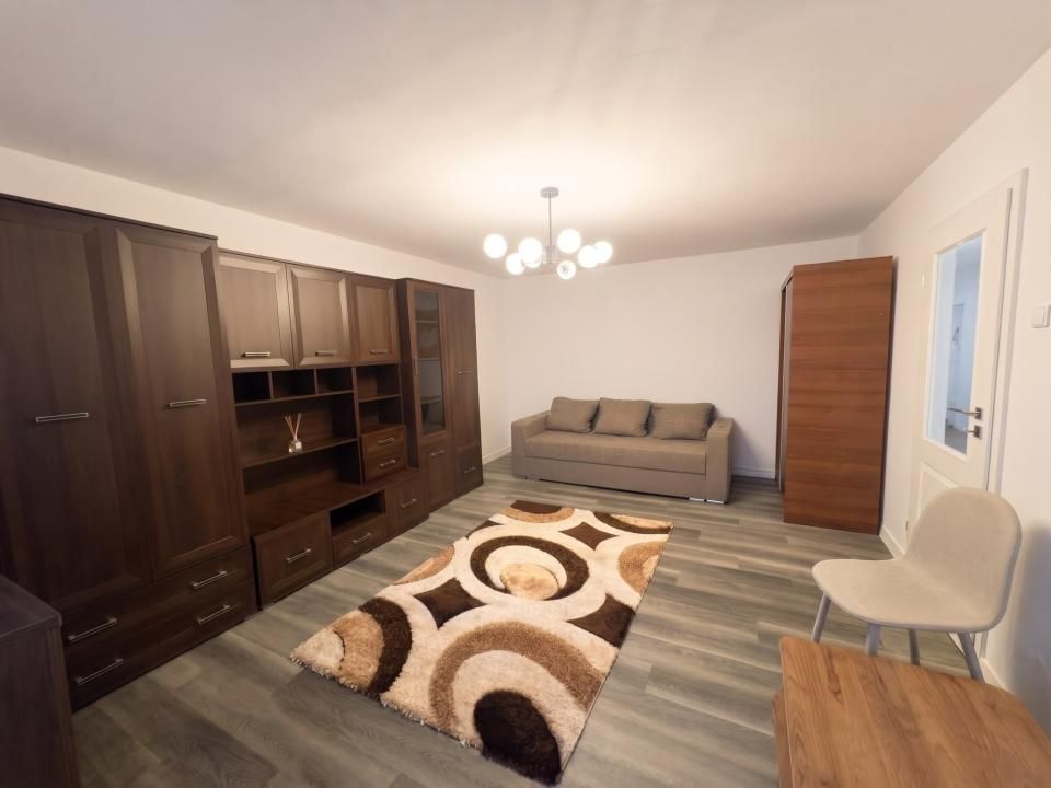 GARSONIERĂ SPAȚIOASĂ| 44 MP |MILITARI- DEALUL ȚUGULEA| 400€/Luna| – fotografia 1 din 9
