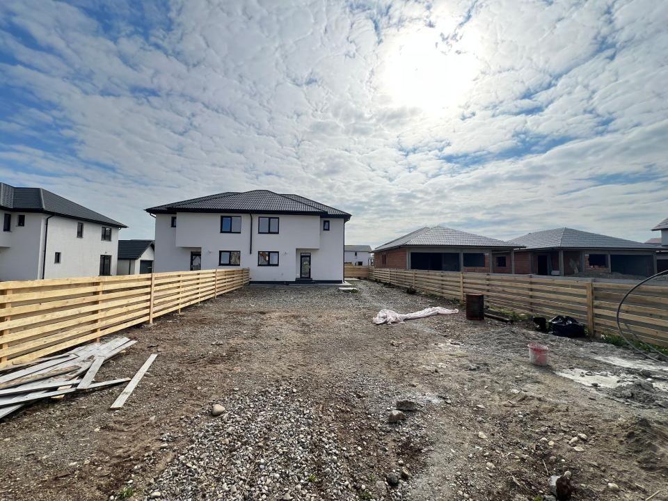 Casa-Duplex-4 camere-2 bai-110mp-Teren 500mp-Izvor-Tarlungeni – fotografia 1 din 15