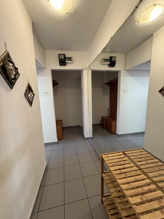 Apartament cu o camera, etaj 3, bloc izolat - Olimpia Stadion – fotografia 5 din 8