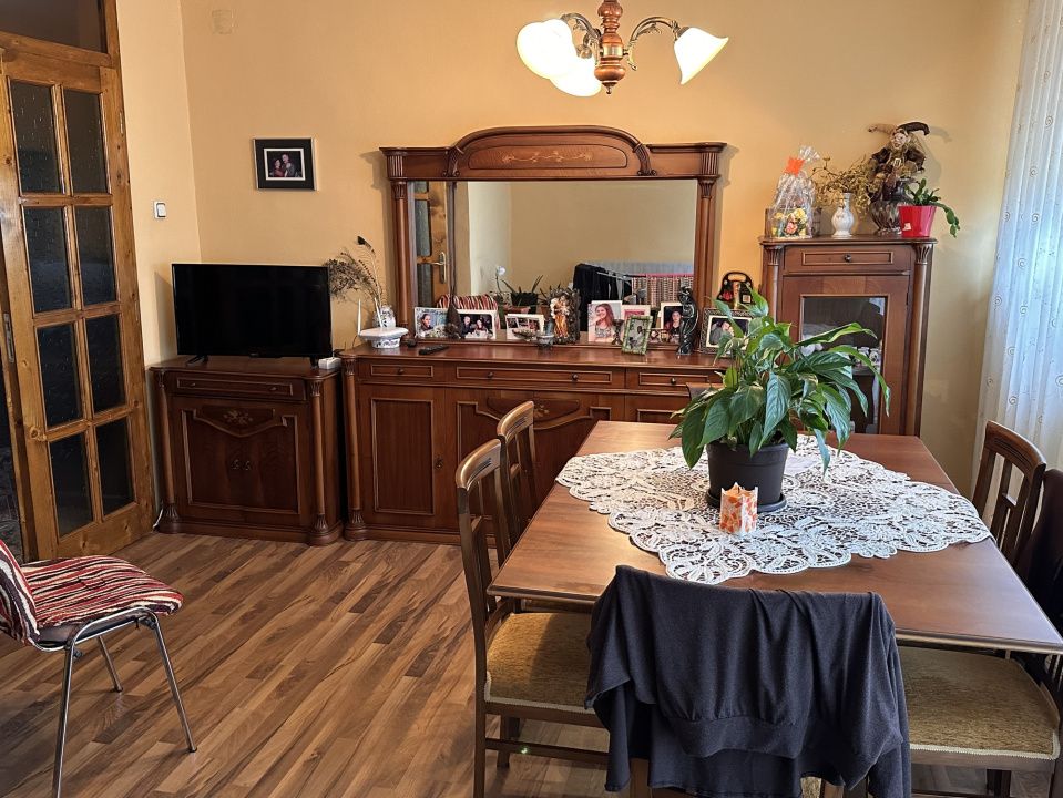 Vanzare Apartament 4 camere modificat in 3 CETATE M-uri vedere Parc 2 bai 2 balc – fotografia 9 din 17