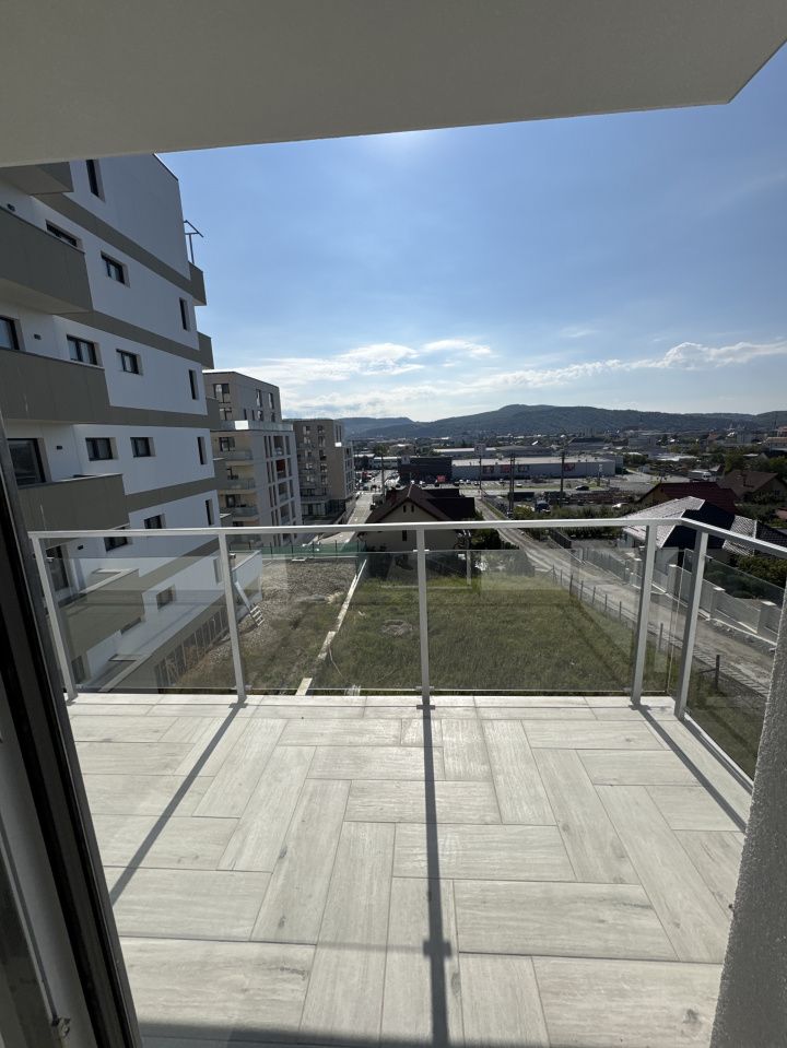 🔑 Apartament 3 camere / 2 bai / etaj 2 / parcare + boxa / ZONA CETATII – fotografia 9 din 9