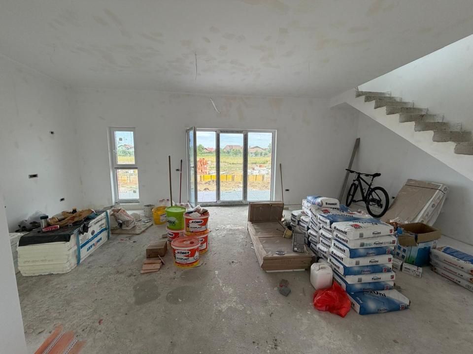 Triplex in Sacalaz | Finisaje premium | 3 camere | Asfalt | 2 terase – fotografia 3 din 13