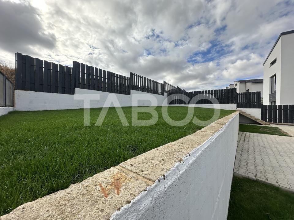 Casa individuala cuplata prin garaj cu teren de 492 de vanzare Dezmir – fotografia 4 din 6
