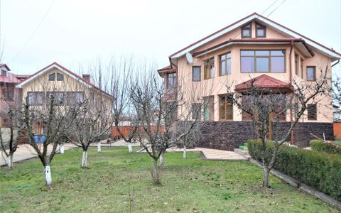 Vila spatioasa de vanzare in zona Kamsas