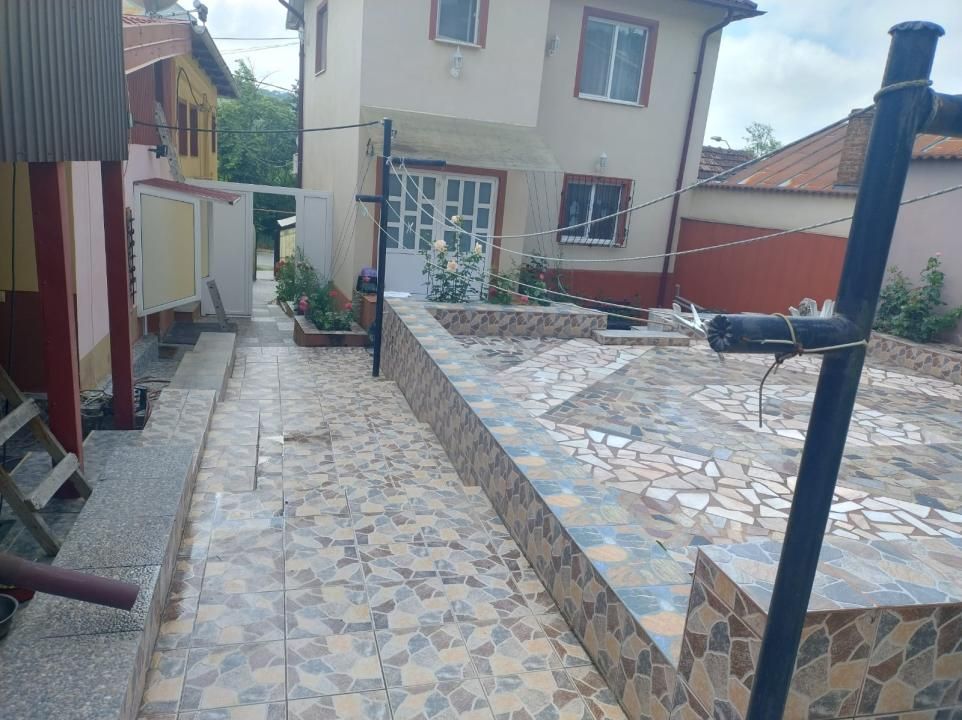 Stefanesti | Proprietate cu doua imobile | Teren 3.297 mp | La 4 km de Pitesti – fotografia 3 din 13