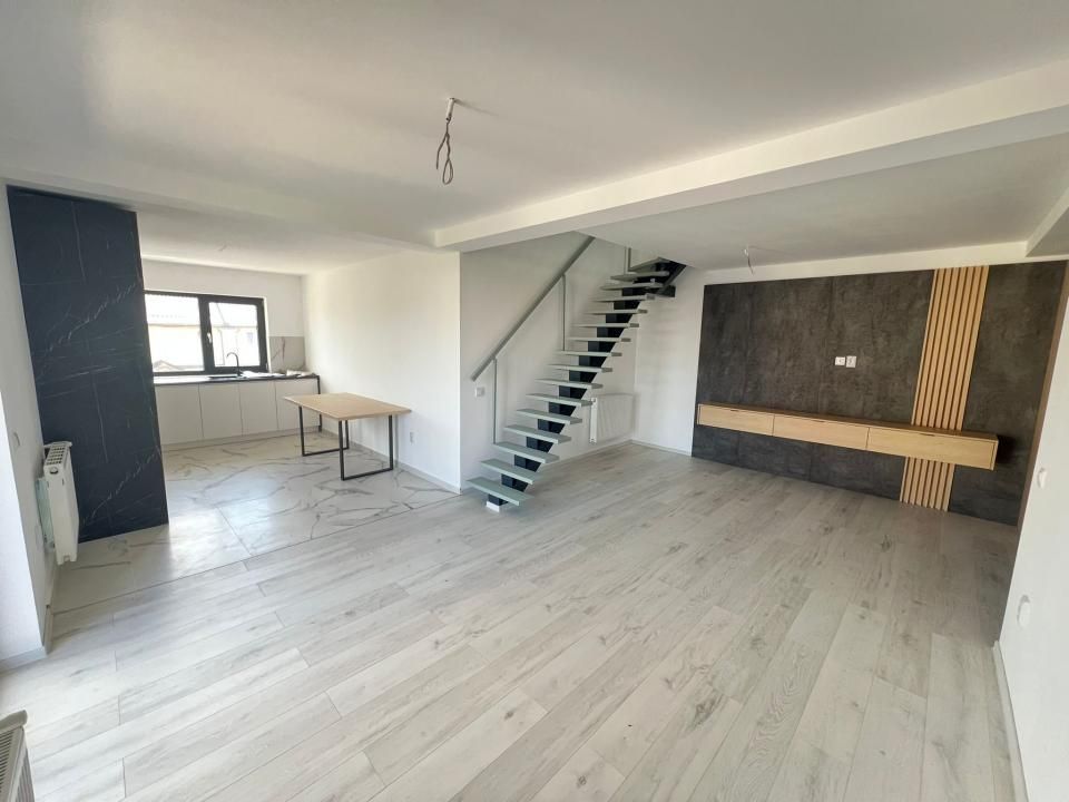 Apartament-4 Camere-Decomandat-Mobilat-Utilat-Parcare-etaj 1-Izvor-Tarlungeni – fotografia 1 din 14