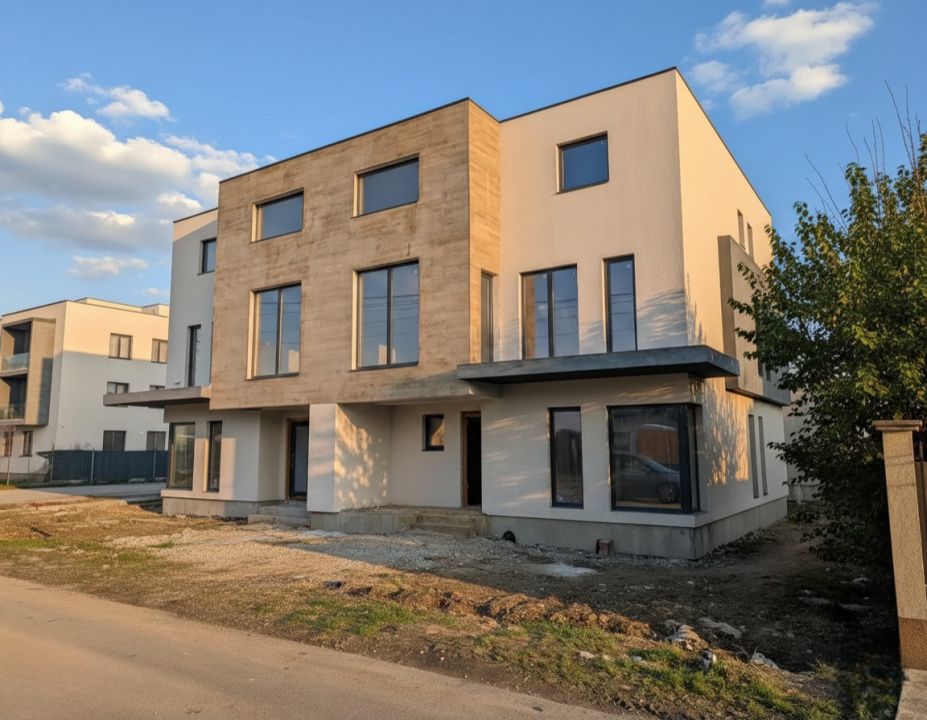 Casa 7 camere | 220 mpu |Langă Amber Forest | – Zona premium Tunari – fotografia 1 din 13