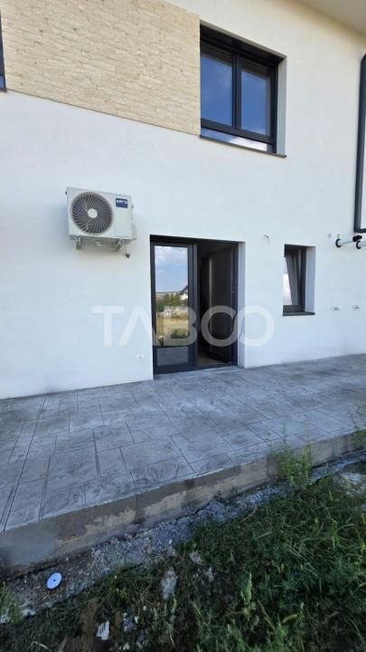 Apartament de vanzare nou nelocuit cu curte proprie si parcare – fotografia 7 din 10