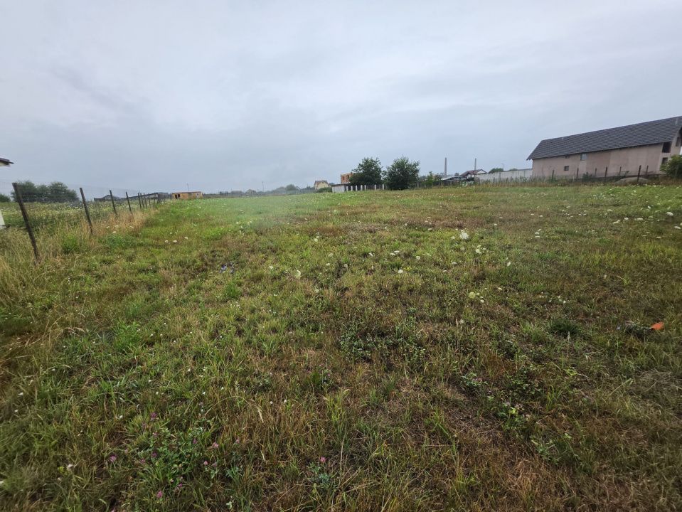 Teren intravilan 1200 mp, deschidere 14 ml in Avrig, judet Sibiu – fotografia 1 din 3