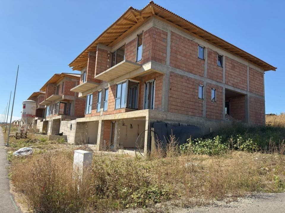 Casă eficientă energetic nZEB, 185 mp utili și teren de 300 mp panouri solare – fotografia 21 din 22