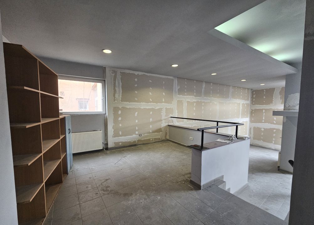 Spatiu comercial cu inaltime mare si curte proprie in Manastur – fotografia 4 din 12