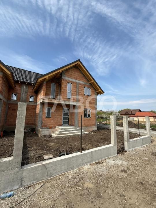 Casa 5 camere 3 bai  curte libera 262 mp terasa 22 mp Sura Mare Sibiu – fotografia 10 din 13