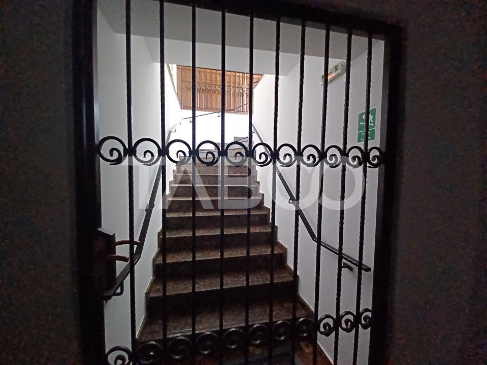 Piata Mare-Restaurant terasa inchiriata separat – fotografia 10 din 10
