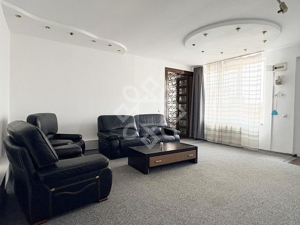 Apartament la casa, curte proprie, strada Nicolae Jiga, Oradea – fotografia 2 din 18