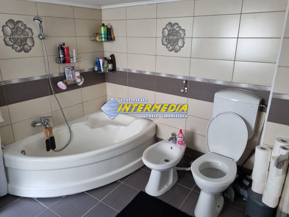 Casa P+E de vanzare recent renovata in Centru cu 680 mp teren – fotografia 17 din 35