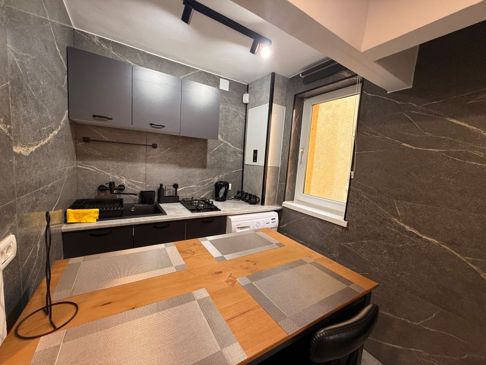 Apartament 2 camere I etaj 3, zona Bulevard I Mobilat  | Cetate | – fotografia 1 din 6