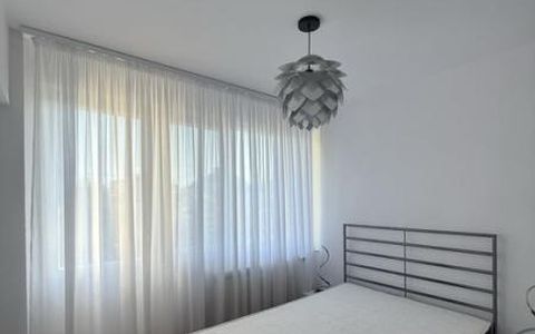 3 Camere de inchiriat | P-ta Romana | Metrou | Renovat | Mobilat