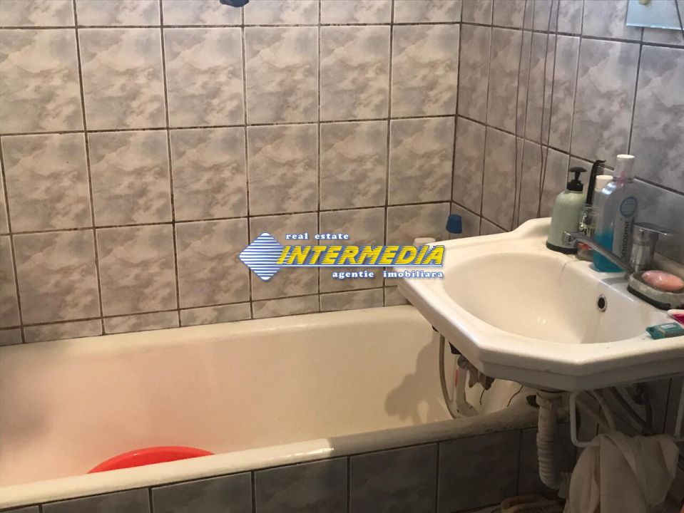 Vanzare apartament 4 camere deco  bai 2 balcoane CETATE Closca bloc proprietate – fotografia 7 din 10
