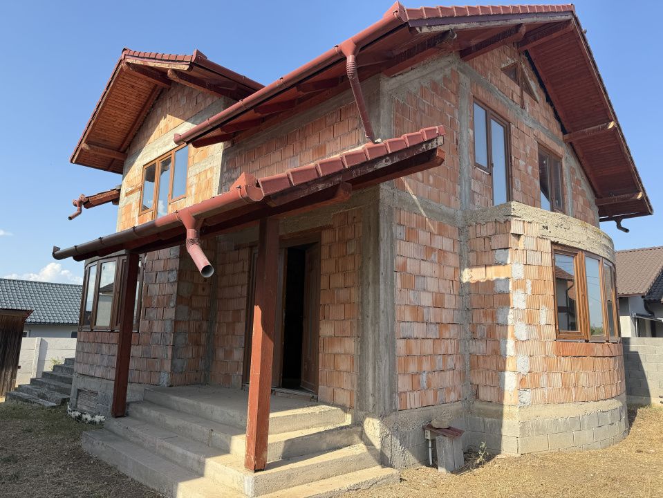 Casă la ROSU Alba Iulia Cartier Orizont – 220 mp utili 388 mp teren utilitati – fotografia 1 din 20