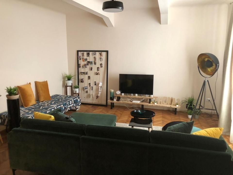 Locuință deosebită în Centrul Clujului – 3 camere, renovată integral. – fotografia 1 din 7