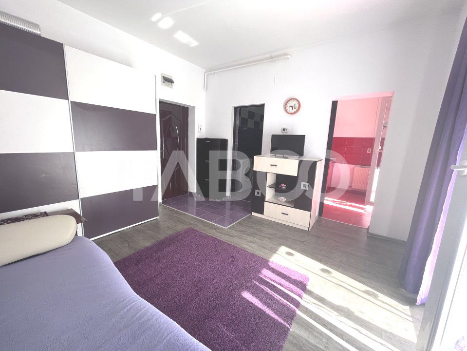 Garsoniera decomandata 24 mp parter loc parcare Turnisor Sibiu – fotografia 1 din 8