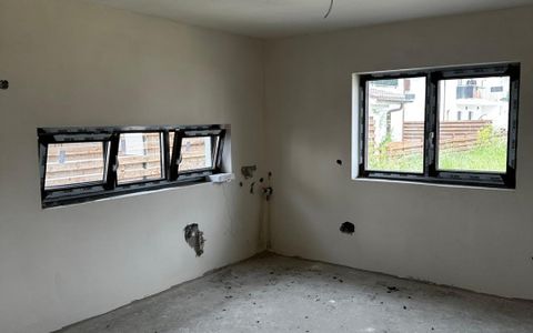 Duplex semifinisat 120 mp utili+ 200mp teren, zona Muzeul Apei