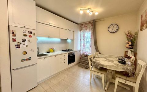 Ap 2 camere decomandate , 46 mp , parcare , zona Cetatii/Florilor, Floresti!