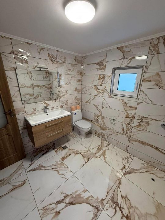 Cabana cu vedere la lac, 8 camere, 200 mp, 1800 mp teren, zona Colibita – fotografia 30 din 34