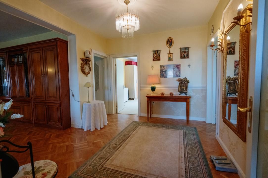 Apartament 4 camere în casă tip elvetian, cu teren propriu, garaj și grădină – fotografia 4 din 31
