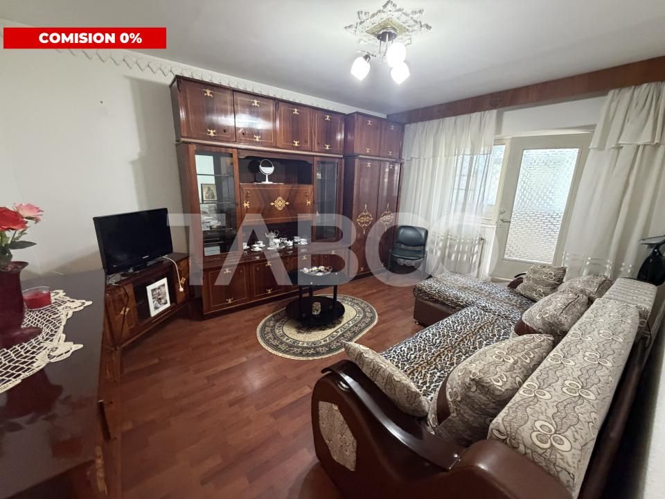 Apartament decomandat 2 camere parter boxa la subsol zona 1 Decembrie – fotografia 2 din 8