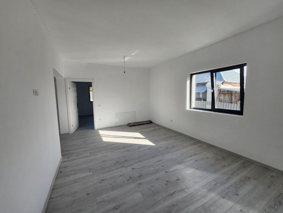 CASA INDIVIDUALA - 3 CAMERE - 2 BAI - 350 MP TEREN - VOROVESTI – fotografia 3 din 6