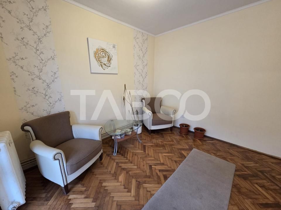 Apartament 4 camere de inchiriat Bulevardul Unirii acces din strada – fotografia 2 din 11