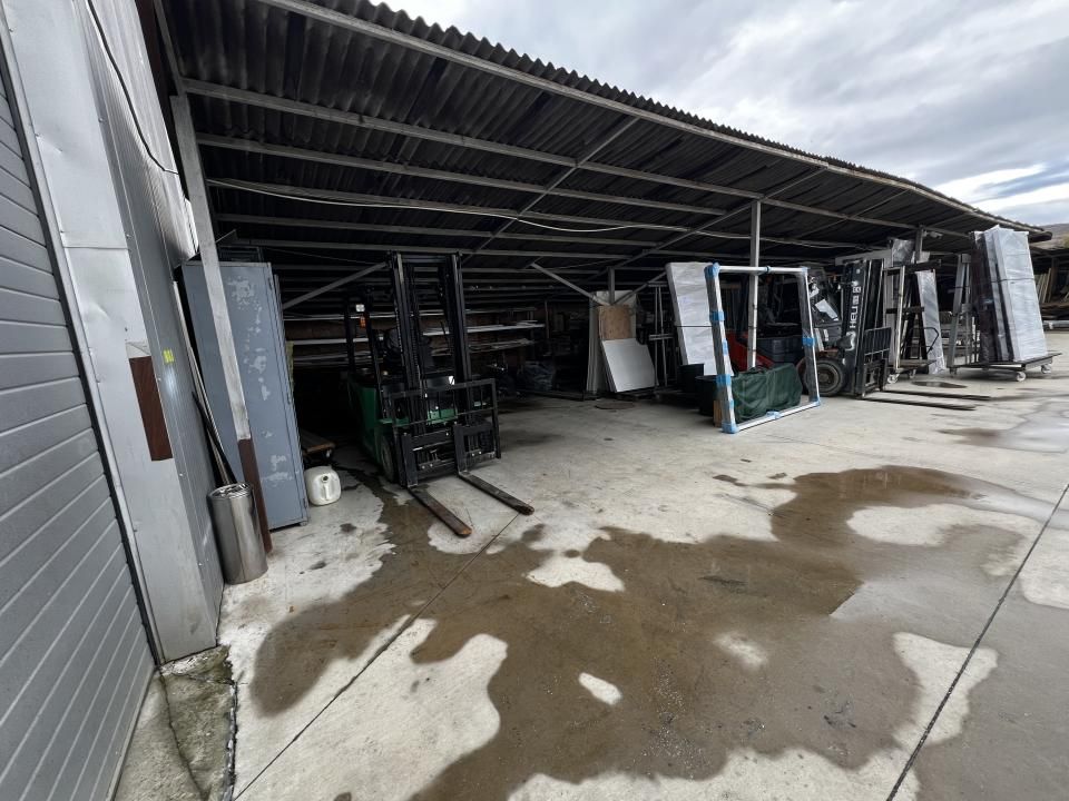 Showroom, birouri și hală de producție Floresti 1.350 mp | Teren 4.300 mp | E60 – fotografia 5 din 20