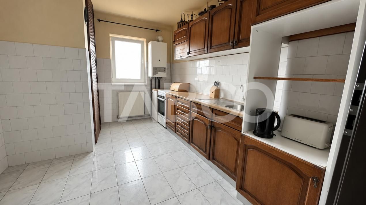 Apartament cu pivnita 4 camere etaj intermediar zona Strand Sibiu – fotografia 6 din 11