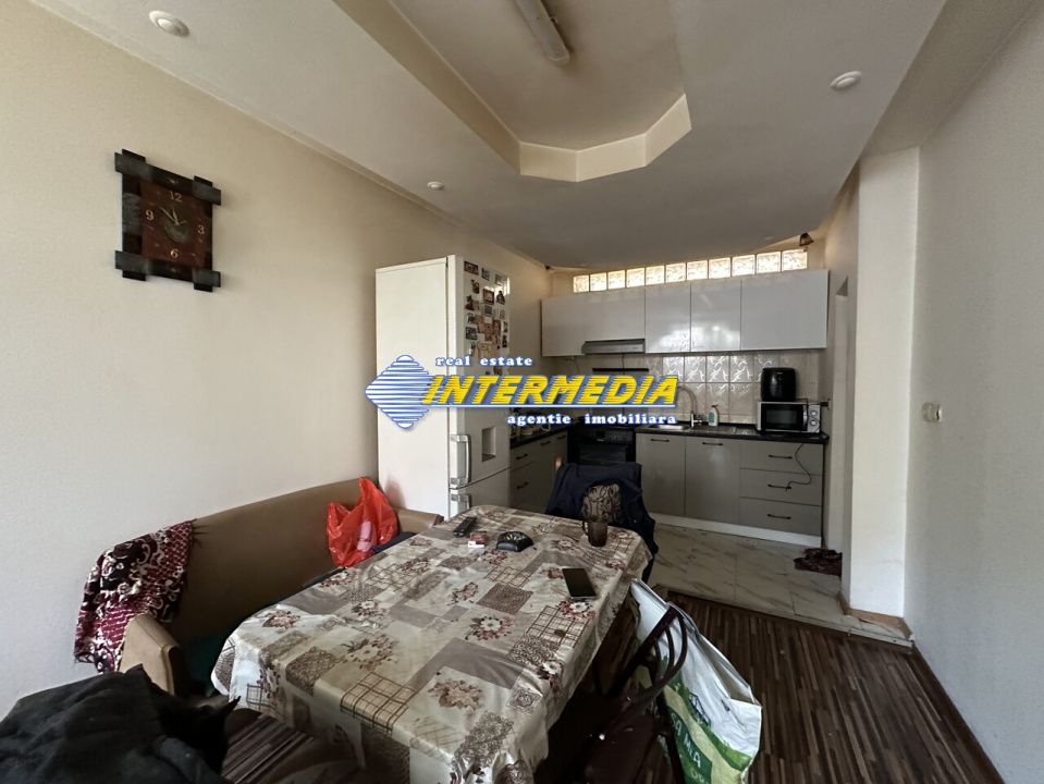 Proprietate 2 case curte pavata Teren 700 mp Hotel CETATE gard utilitati – fotografia 16 din 28