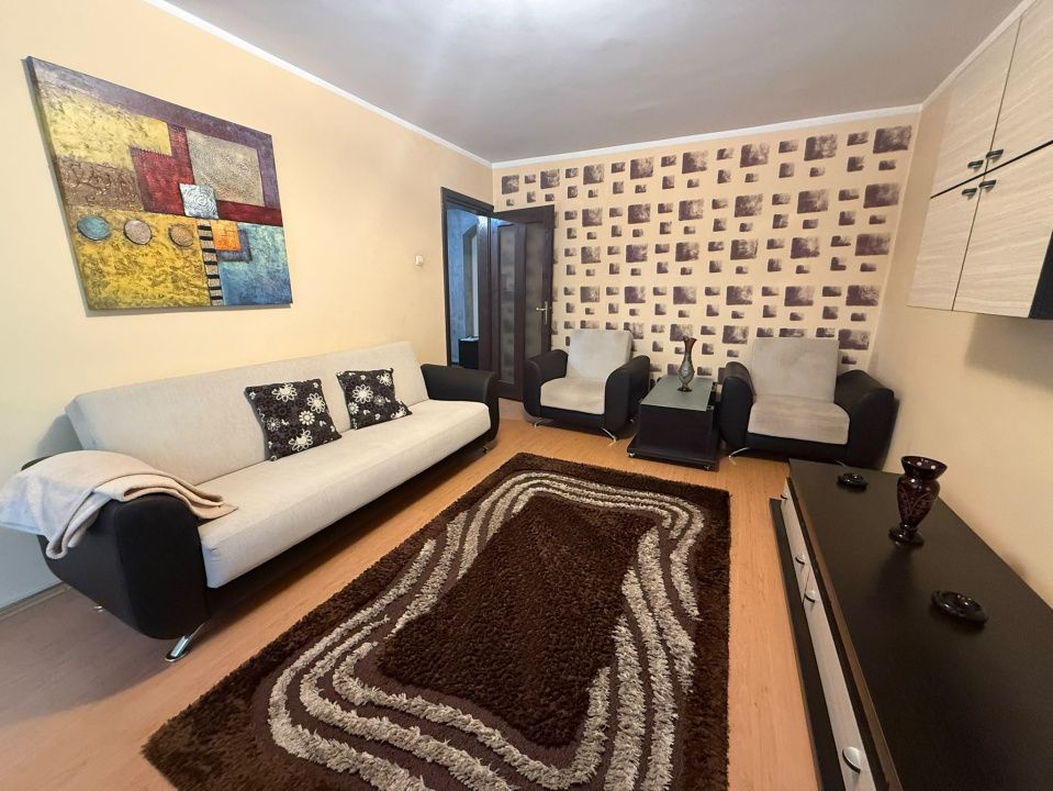 Apartament 2 camere, semidecomandat, 64 mp, zona Liceul Pedagogic – fotografia 2 din 11