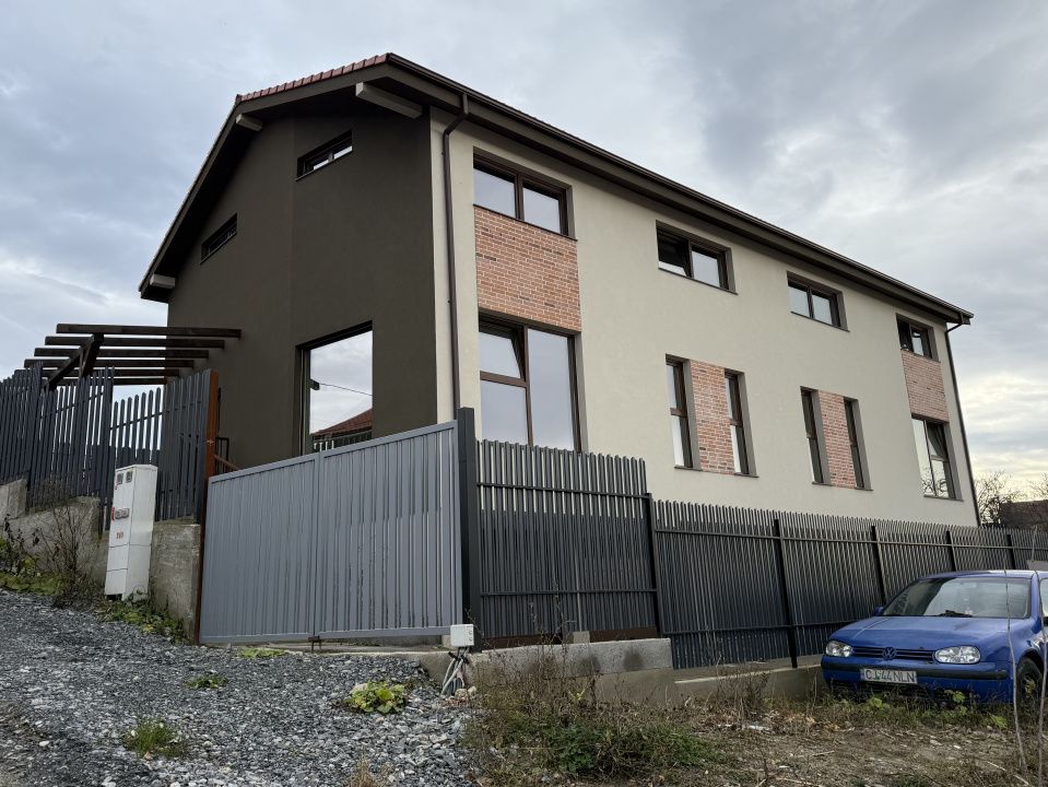 EXCLUSIVITATE !! COM 0% !! De vânzare duplex 4 cam 160 mpu D+P+E str Oasului – fotografia 5 din 31