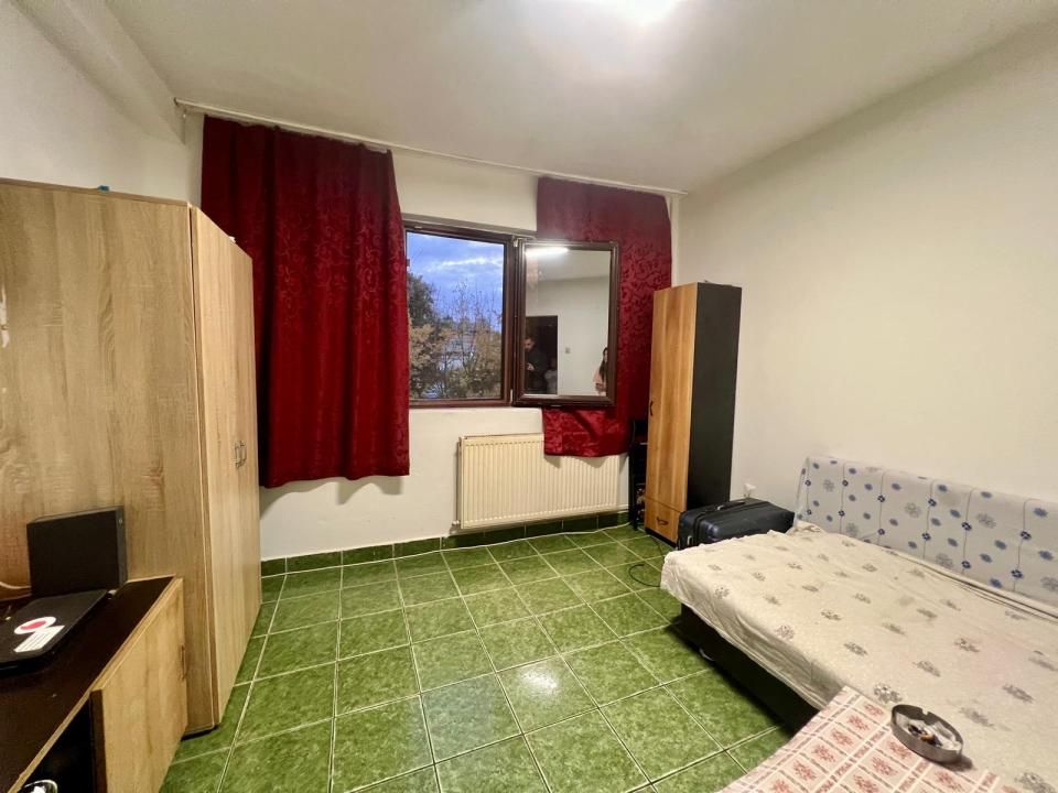 Garsoniera , 18 mp, etaj 1/4, baie proprie - Zona UMT – fotografia 3 din 6