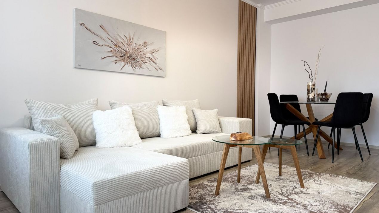 Apartament 2 camere, decomandat, parcare, balcon, mobilat și utilat–Florești – fotografia 1 din 10