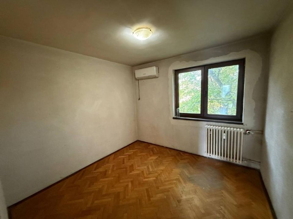 Apartament 4 camere -5 minute de mers  pana la metrou Costin Giorgian – fotografia 2 din 16
