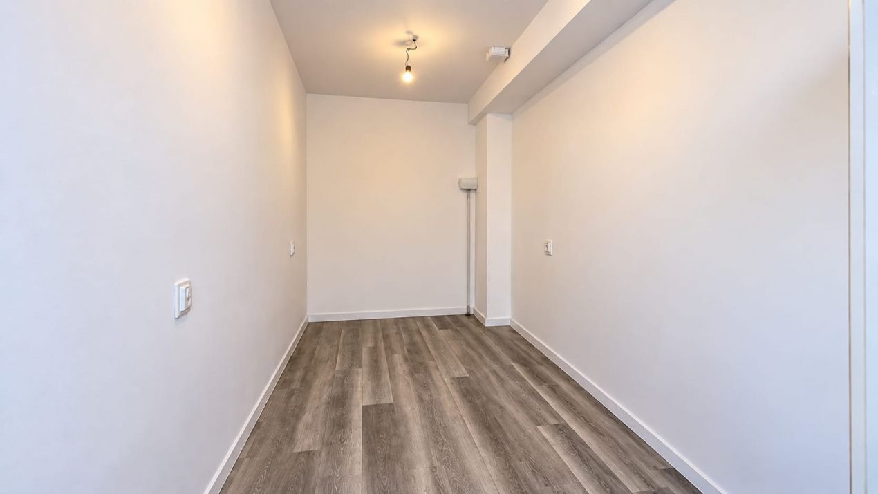 Spațiu comercial 52 mp | Salon Beauty / Barber echipat | Vitrină stradală – fotografia 5 din 9