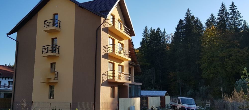 PENSIUNE / Valea Rasnoavei, PREDEAL – OPORTUNITATE INVESTIȚIONALĂ/comision 0 % – fotografia 1 din 36