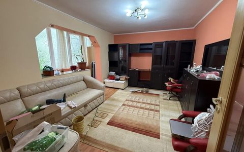 Apartament cu 3 camere, decomandat, 68 mp utili, etaj 1 - Girocului