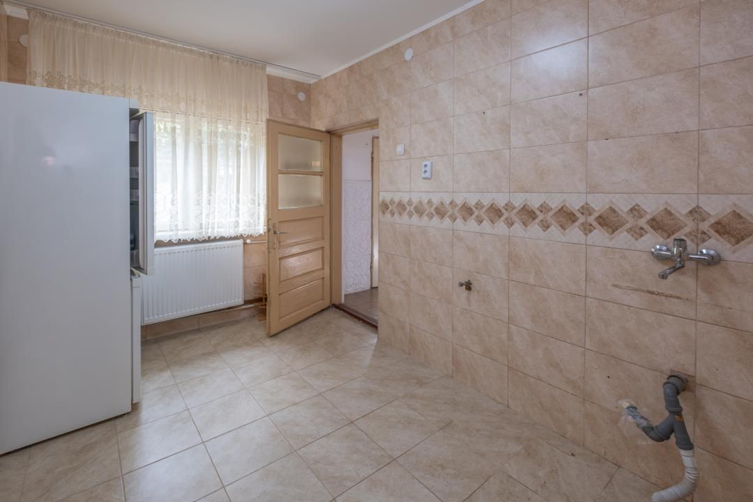 Casă din cărămidă, cu garaj și curte proprie – zona centrală Constanța – fotografia 8 din 21