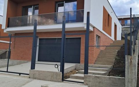 COMISION 0% CUMPARARE/Casa INDIVIDUALA teren 700mp DEZMIR