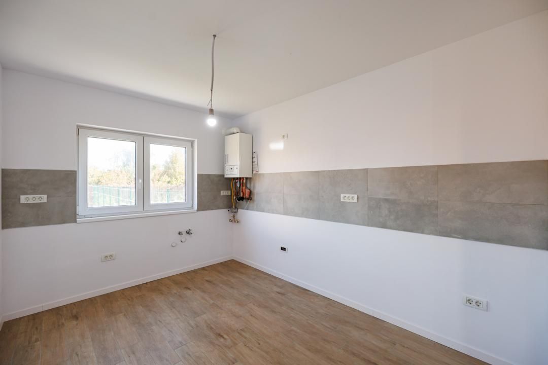 Duplex P+E în Moșnița Nouă, 3 dormitoare, 3 bai, teren 403 mp. Comision 0% – fotografia 12 din 56