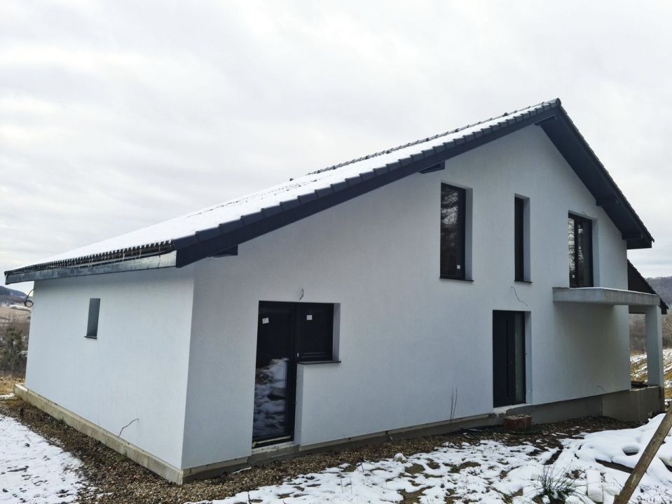 Casă P+M deosebită, 159 mp utili, situată pe Valea Căpriorii,  FeleacU – fotografia 2 din 8