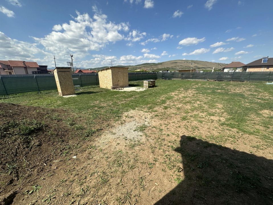 Casa in Rosu Teren 570 mp sau 1134 mp Terasa mare imprejmuit Barabant Alba – fotografia 6 din 21