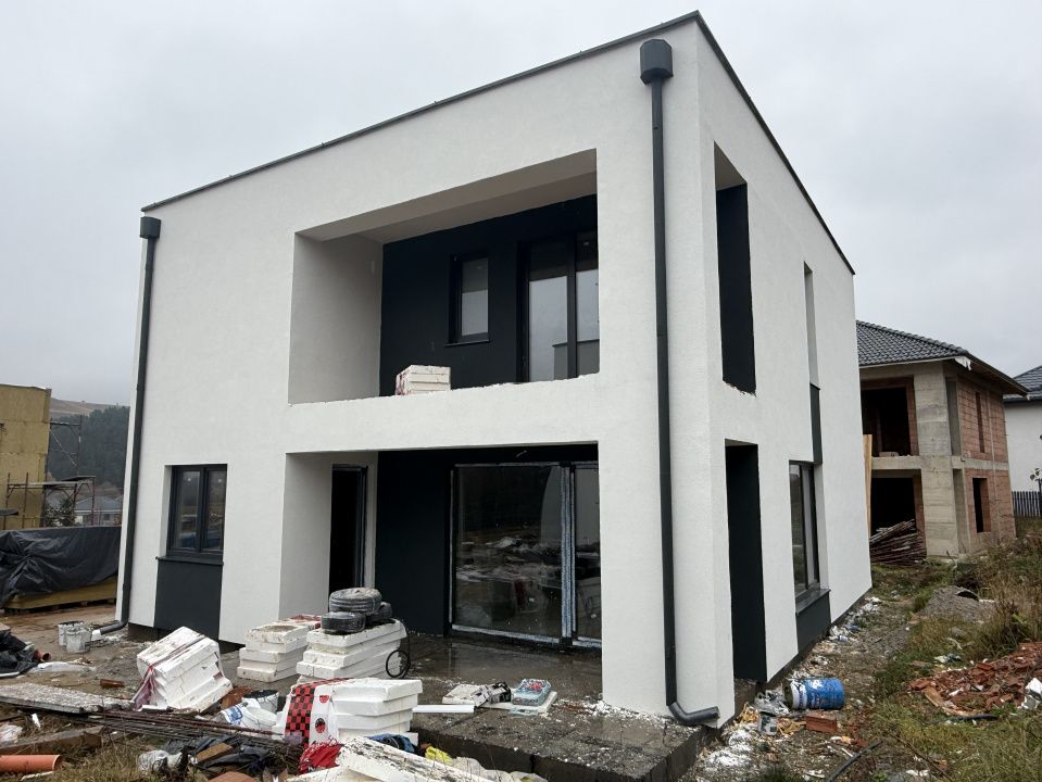 Casă individuală de vânzare – Luna de Sus, cartier rezidențial privat – fotografia 3 din 5